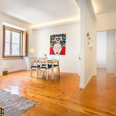 Chiado Apartment, The Heart Of *